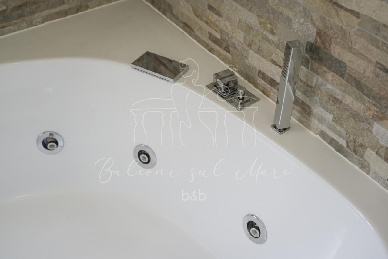 Balconi Sul Mare Bed & Breakfast Otranto Dış mekan fotoğraf